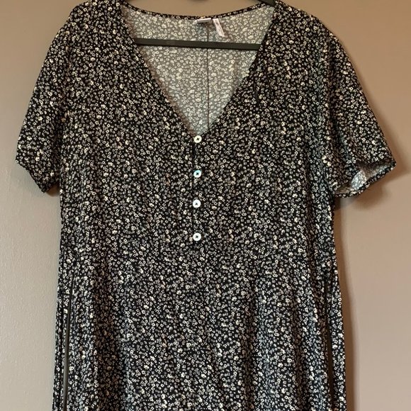 Twik Black and White floral dress. - Picture 2 of 5